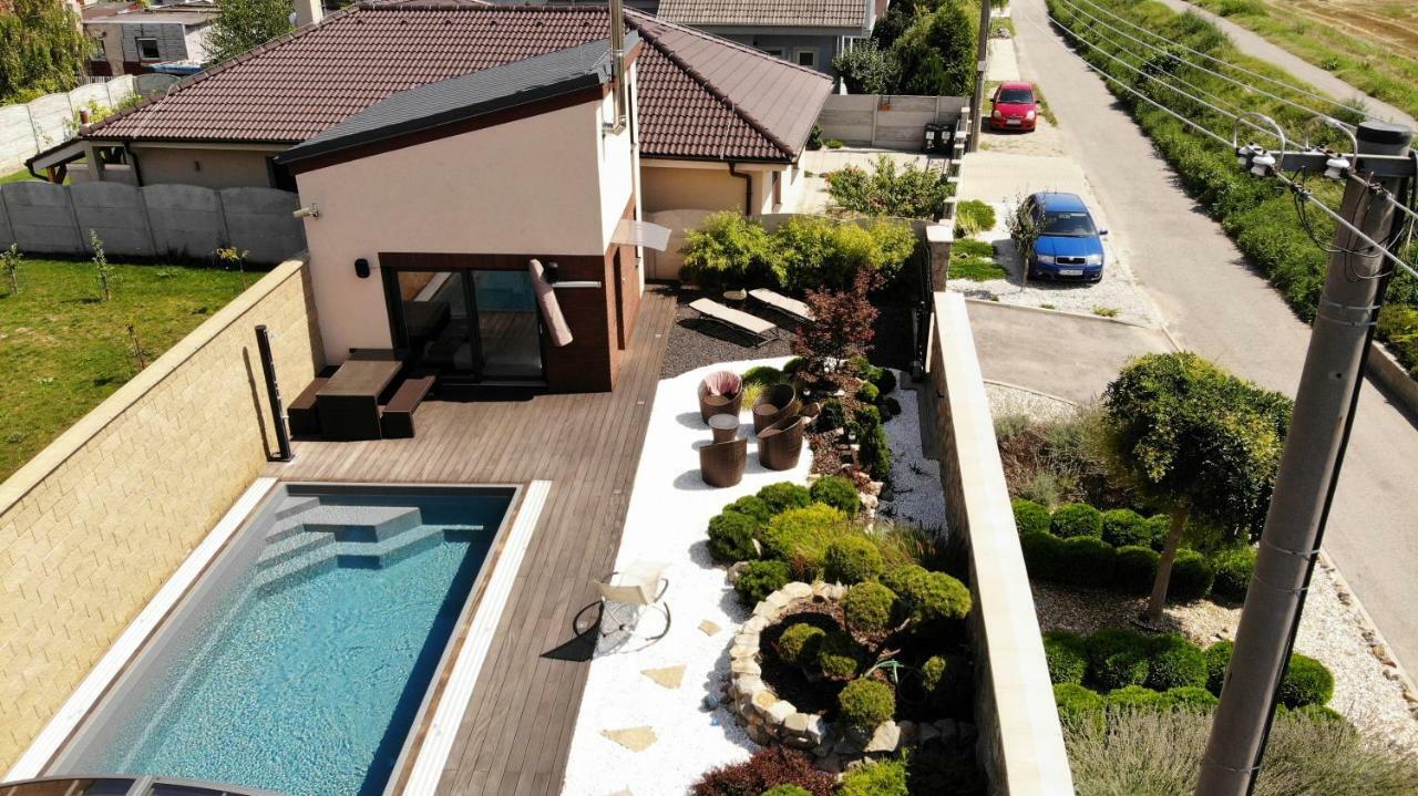Tiny House With Private Pool Apartman Dénesd Kültér fotó
